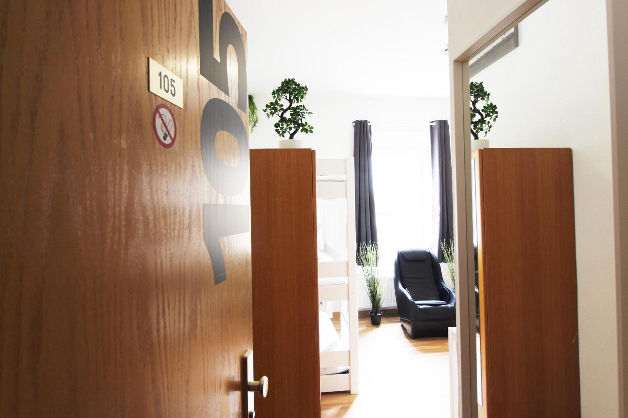 Hotel Ulm Zentrum - Komplettes Zimmer, Hochbett, Android Tv & Eigenem Bad - Perfekt Fuer Familien & Gruppen 外观 照片