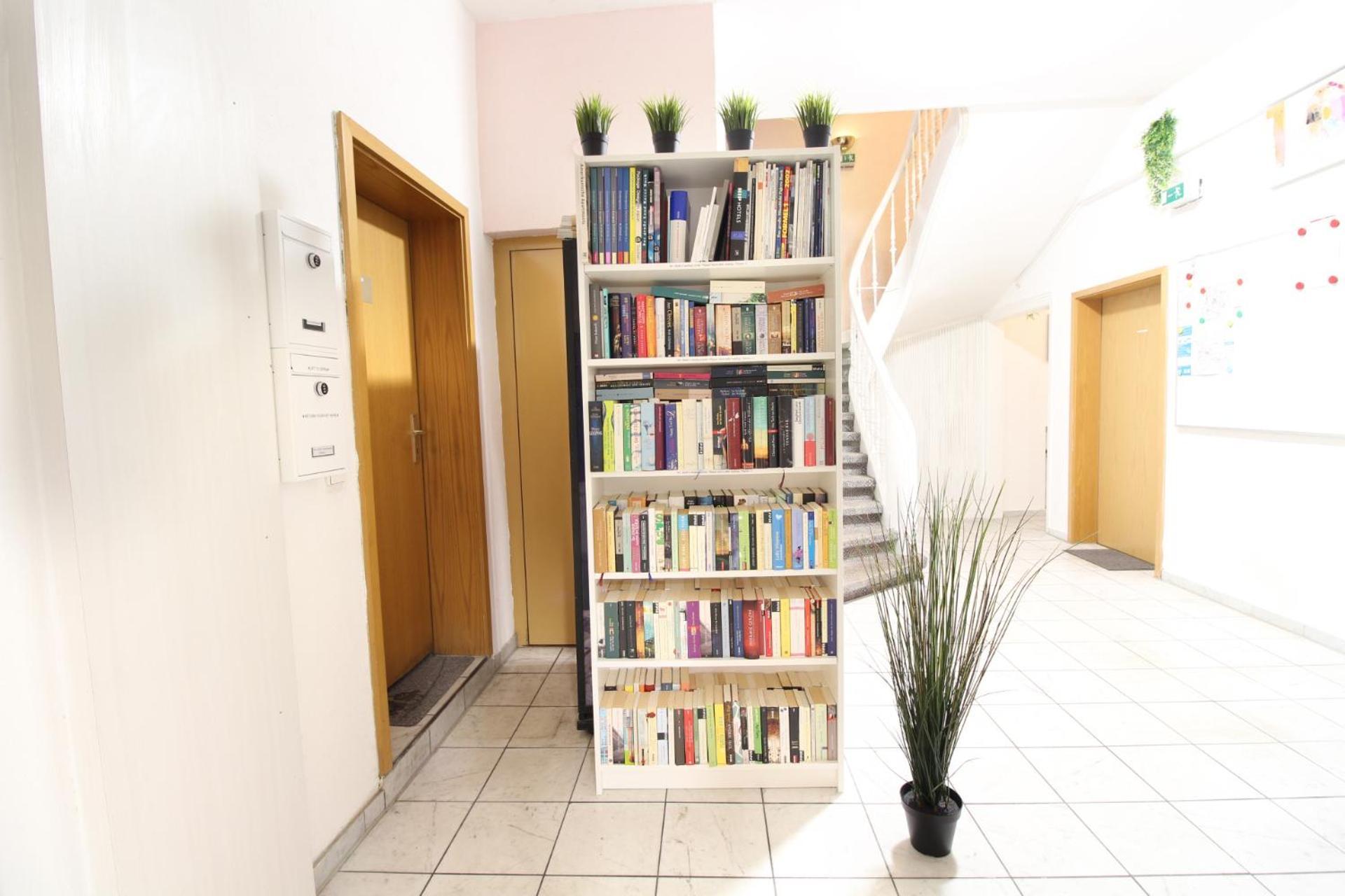 Hotel Ulm Zentrum - Komplettes Zimmer, Hochbett, Android Tv & Eigenem Bad - Perfekt Fuer Familien & Gruppen 外观 照片