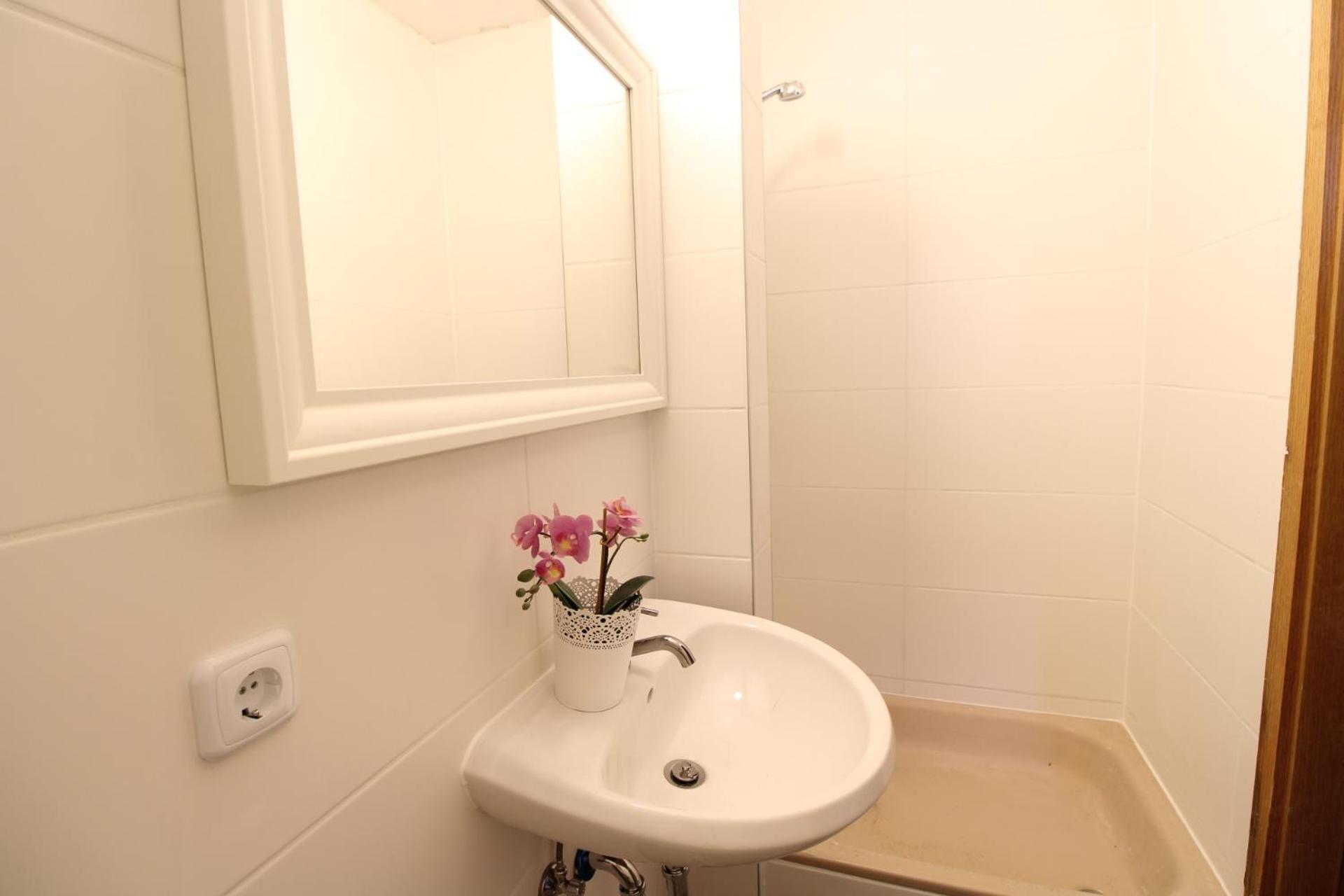Hotel Ulm Zentrum - Komplettes Zimmer, Hochbett, Android Tv & Eigenem Bad - Perfekt Fuer Familien & Gruppen 外观 照片