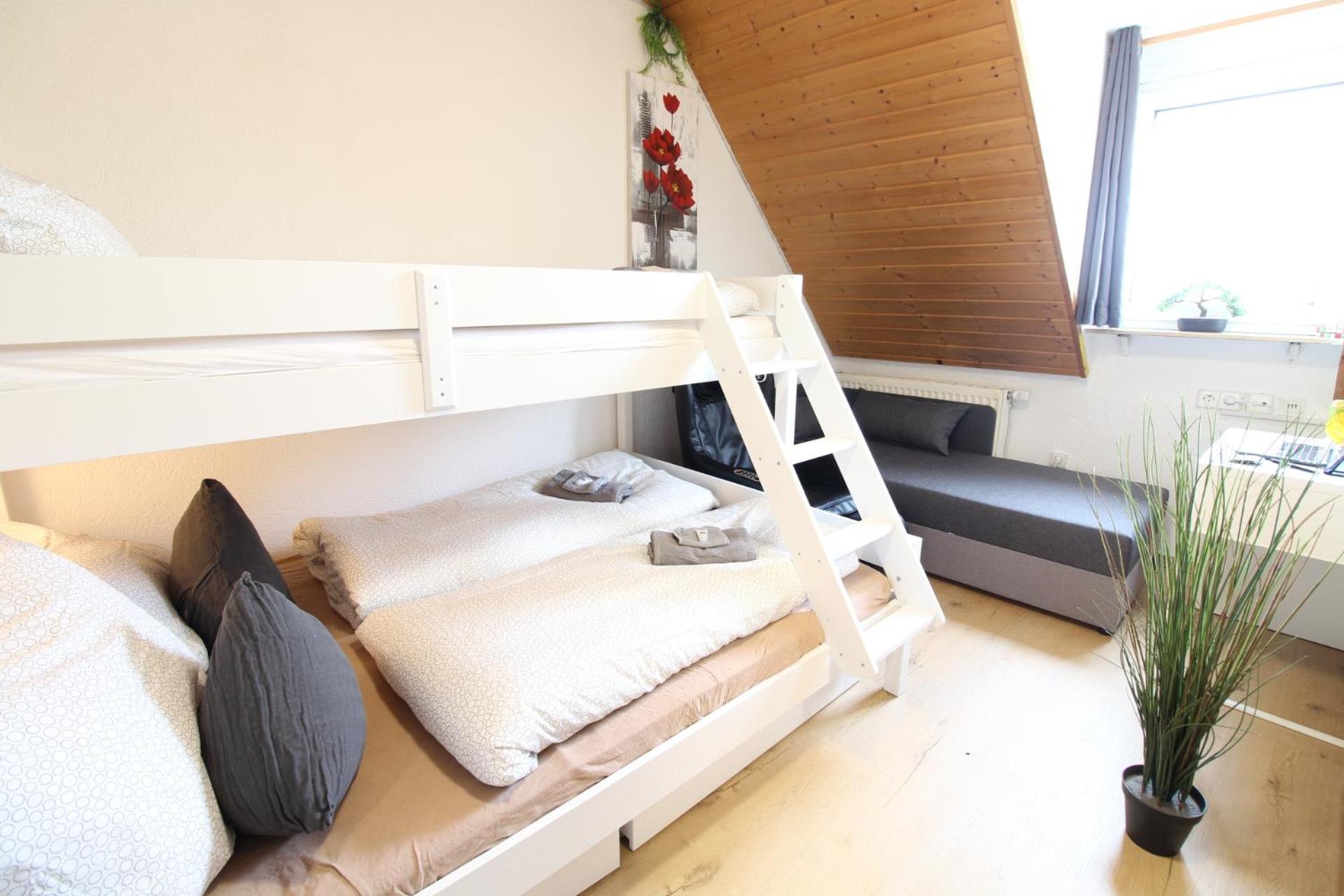 Hotel Ulm Zentrum - Komplettes Zimmer, Hochbett, Android Tv & Eigenem Bad - Perfekt Fuer Familien & Gruppen 外观 照片